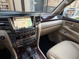 2008 Lexus LX 570 III, белый, 2550000 рублей, вид 4