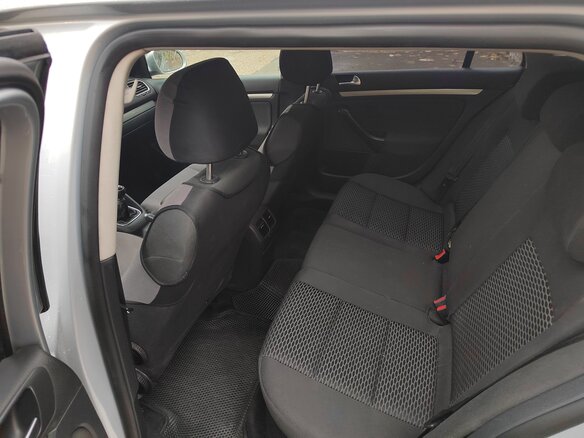 2010 Volkswagen Golf VI, серый, 750000 рублей - вид 26