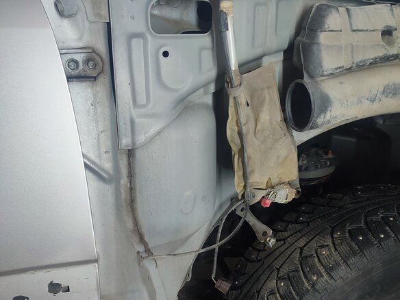 2004 Toyota Land Cruiser 105 100 Series Рестайлинг 1, серебристый - вид 25