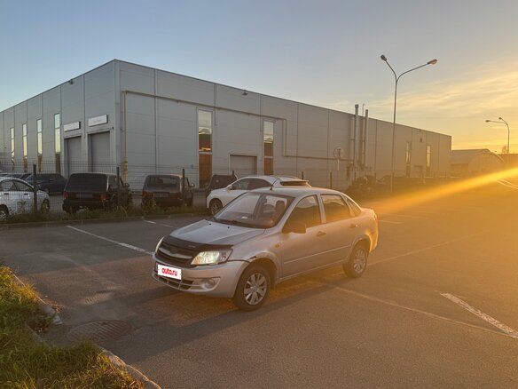 2012 Lada (ВАЗ) Granta I, серебристый, 100000 рублей
