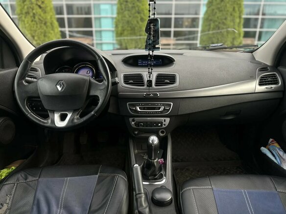 2013 Renault Megane III Рестайлинг, белый, 620000 рублей - вид 6