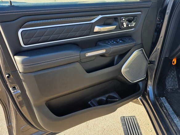 2026 Ram 1500 Crew Cab V Рестайлинг, серый, 10600000 рублей - вид 20