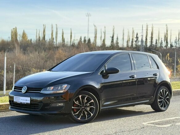 2013 Volkswagen Golf VII, чёрный, 1050000 рублей - вид 2