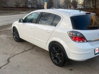 2012 Opel Astra H Рестайлинг, белый, 749000 рублей, вид 2