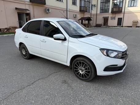 2025 Lada (ВАЗ) Granta I Рестайлинг, белый, 830000 рублей, вид 1