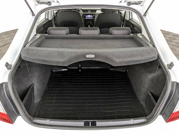 2018 Skoda Rapid I Рестайлинг, белый, 1100000 рублей - вид 9