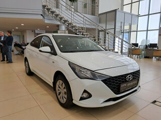 2020 Hyundai Solaris II Рестайлинг, белый, 1130000 рублей, вид 3