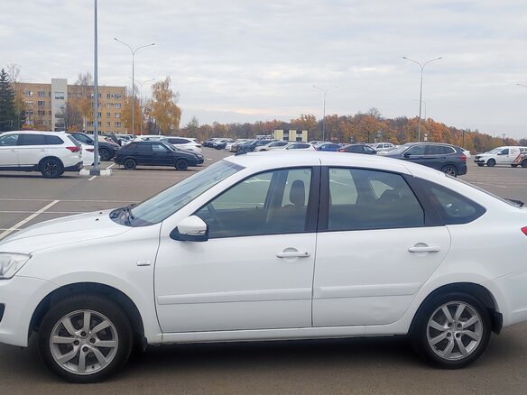 2015 Lada (ВАЗ) Granta I, белый, 400000 рублей - вид 7