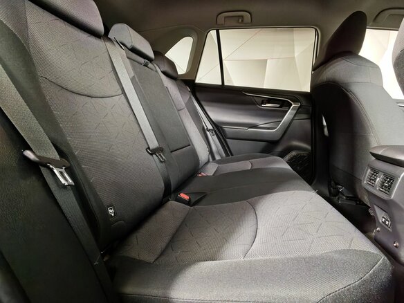 2019 Toyota RAV4 V (XA50), серый, 2600000 рублей - вид 15