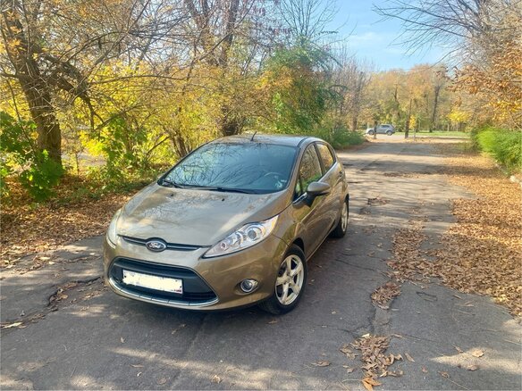 2011 Ford Fiesta Mk6, коричневый, 785000 рублей - вид 3