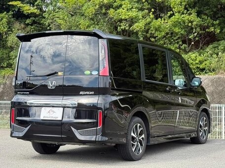 2022 Honda Stepwgn Spada V Рестайлинг, чёрный, 1850000 рублей, вид 3
