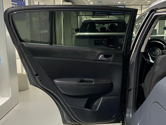 2019 Kia Sportage IV Рестайлинг, серый, 2100000 рублей - вид 20