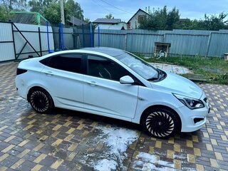2016 Hyundai Solaris I Рестайлинг, белый, 1100000 рублей, вид 4