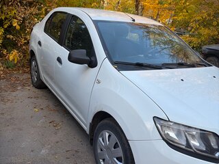 2015 Renault Logan II, белый, 380000 рублей, вид 1