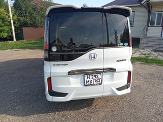 2016 Honda Stepwgn V, белый, 1970000 рублей, вид 4