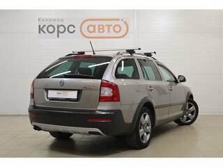 2011 Skoda Octavia II (A5) Рестайлинг, белый, 1057500 рублей, вид 3