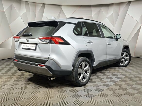 2019 Toyota RAV4 V (XA50), серый, 2600000 рублей - вид 1