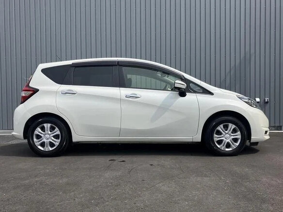 2020 Nissan Note II Рестайлинг, белый, 1090004 рублей - вид 3