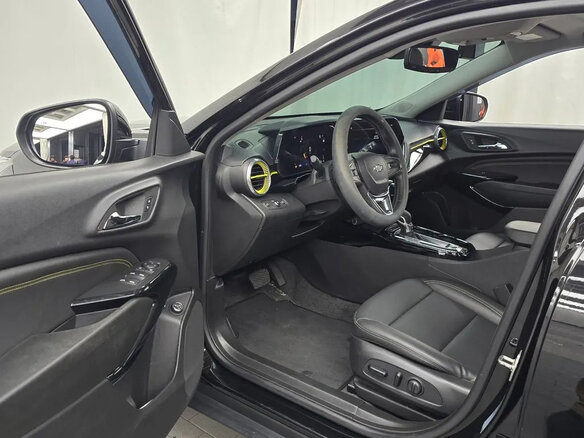 2023 Chevrolet Trax II, чёрный, 1590000 рублей - вид 5