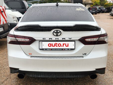 2019 Toyota Camry VIII (XV70), белый, 3100000 рублей, вид 2