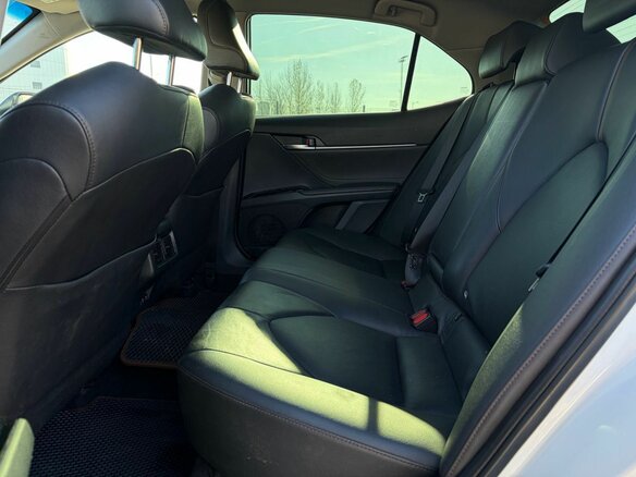 2021 Toyota Camry VIII (XV70), белый, 2790000 рублей - вид 22