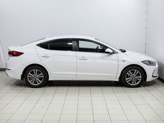 2017 Hyundai Elantra VI (AD), белый, 1559000 рублей, вид 5