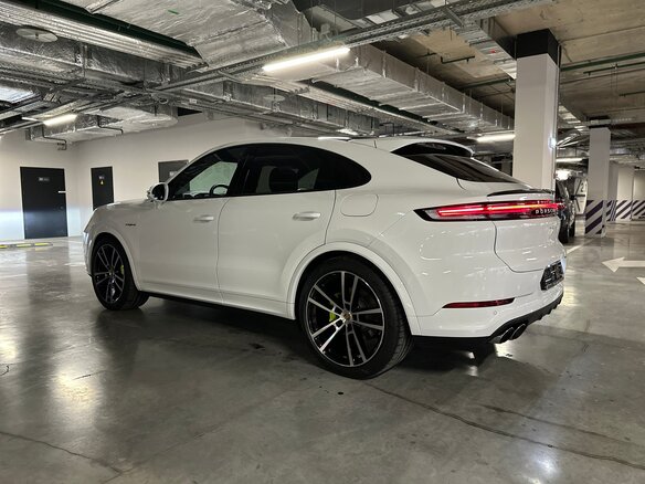 2023 Porsche Cayenne E-Hybrid Coupé III Рестайлинг, белый, 15900000 рублей - вид 8