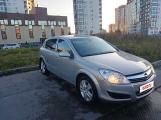 2011 Opel Astra H Рестайлинг, бежевый, 400000 рублей, вид 1
