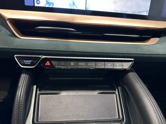 2023 Geely Monjaro I, синий, 2390000 рублей - вид 23