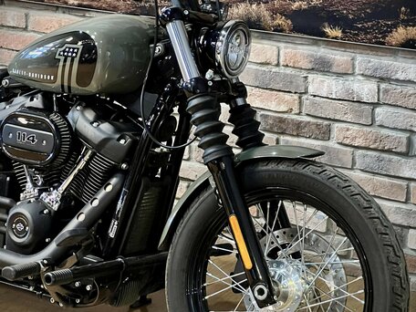 2021 Harley-Davidson Street Bob, зелёный, 1490000 рублей, вид 2