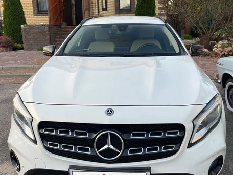 2019 Mercedes-Benz GLA 250 I (X156) Рестайлинг, белый, 2600000 рублей, вид 2