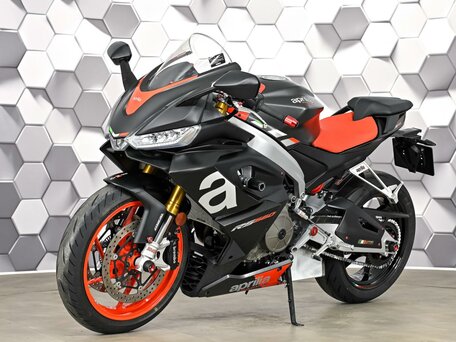 2021 Aprilia RS 660, чёрный, 999000 рублей, вид 2