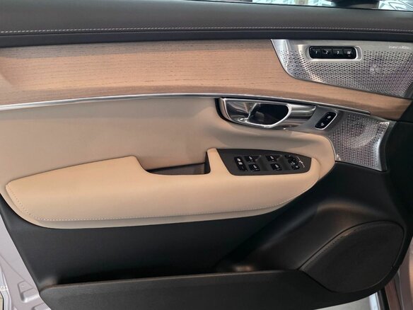 2026 Volvo XC90 B6 II Рестайлинг 2, серебристый, 10690000 рублей - вид 12