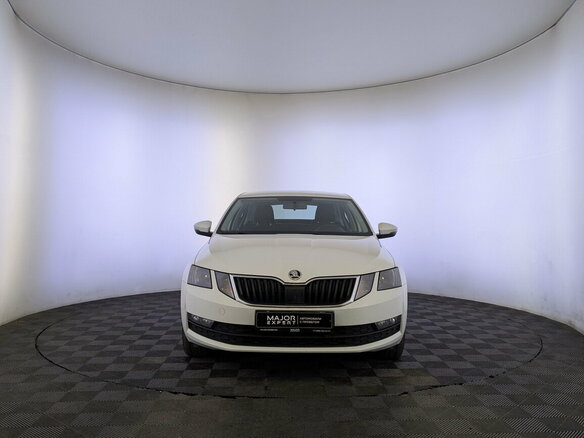 2020 Skoda Octavia III (A7) Рестайлинг, белый - вид 1