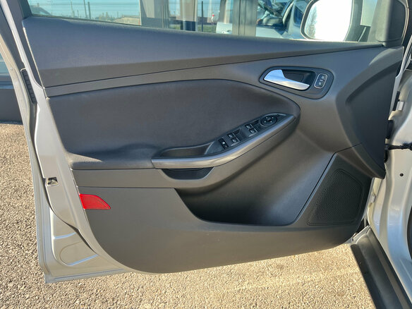 2018 Ford Focus III Рестайлинг, серебристый, 1190000 рублей - вид 13