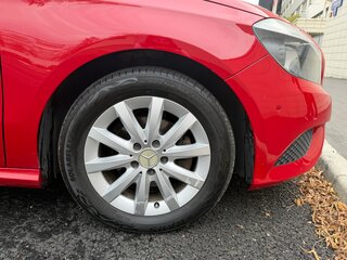 2013 Mercedes-Benz A-Класс 180 III (W176), красный, 1250000 рублей, вид 5
