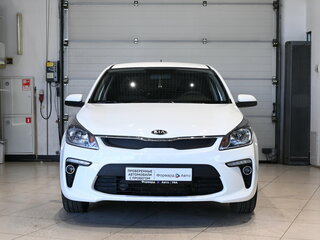 2019 Kia Rio IV, белый, 1395000 рублей, вид 2