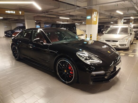 2020 Porsche Panamera GTS II, чёрный - вид 2