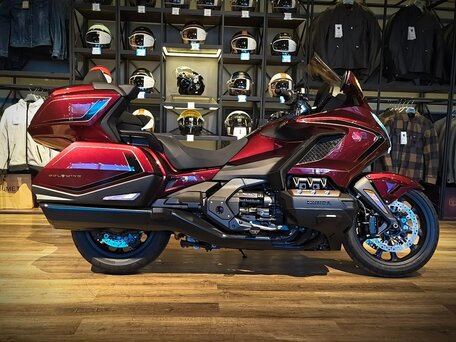 2025 Honda GL 1800 Gold Wing, пурпурный, 3690000 рублей, вид 2