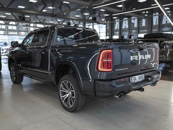 2026 Ram 1500 Crew Cab V Рестайлинг, синий, 9990000 рублей - вид 1