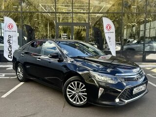 2017 Toyota Camry VII (XV50) Рестайлинг 2, чёрный, 1950000 рублей, вид 3