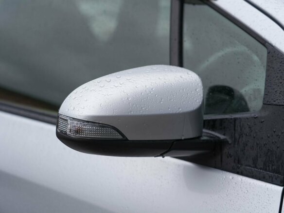 2012 Toyota Vitz III (XP130), серый, 810000 рублей - вид 8