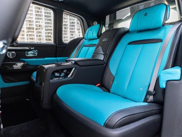 2025 Rolls-Royce Cullinan Black Badge I Рестайлинг (Series II), чёрный, 59990000 рублей - вид 16
