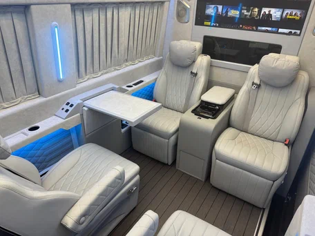 2026 Mercedes-Benz Sprinter, чёрный, 29990000 рублей, вид 2
