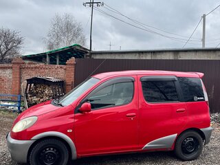 2000 Toyota FunCargo, красный, 550000 рублей, вид 4