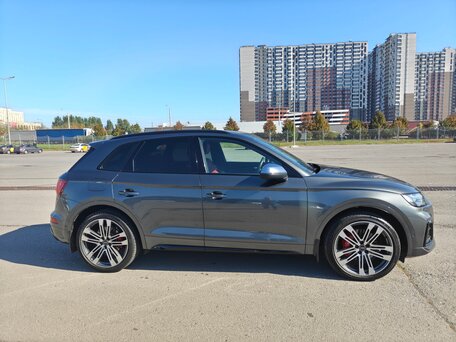 2021 Audi SQ5 II (FY) Рестайлинг, серый, 5600000 рублей, вид 2