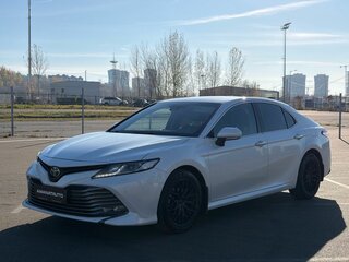 2021 Toyota Camry VIII (XV70), белый, 2790000 рублей, вид 2