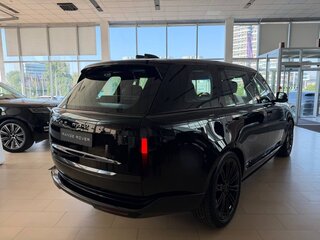 2026 Land Rover Range Rover P530 MHEV Long V, чёрный, 28500000 рублей, вид 4