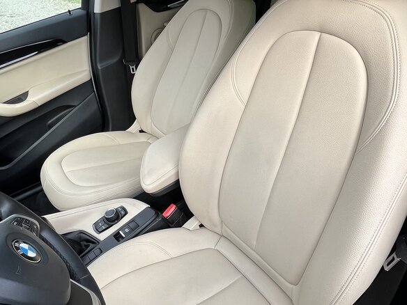 2016 BMW X1 18i sDrive II (F48), белый, 2000000 рублей - вид 3