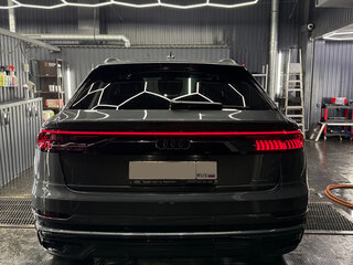 2020 Audi Q8 55 TFSI I (4M), серый, 7380000 рублей, вид 5
